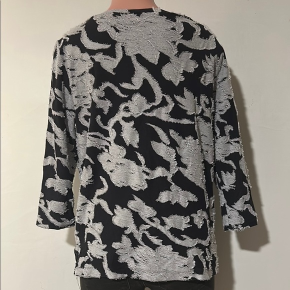 LOFT 3/4 Sleeve Black & White Floral Stitch Pattern Blouse Women's Large Top. - Picture 6 of 10